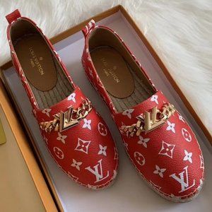 Louis Vuitton embossed simple casual flats red